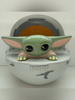 Star Wars The Mandalorian themed bank features Grogu (Baby Yoda)